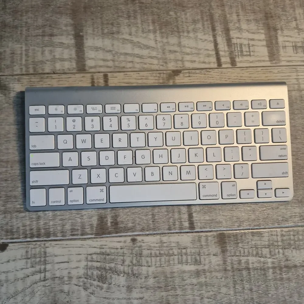 Apple A1314 Bluetooth Wireless Magic Keyboard | Tested & Working